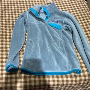 XS Patagonia sweater! - 2-3 years old. Lightly work. No stains